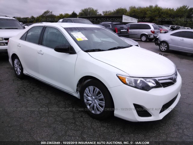 4T1BD1FK8EU099061 - 2014 TOYOTA CAMRY HYBRID/LE/XLE 白色 照片 1
