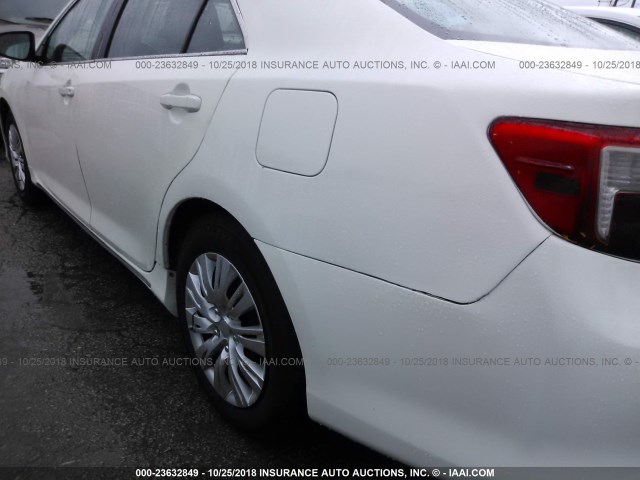 4T1BD1FK8EU099061 - 2014 TOYOTA CAMRY HYBRID/LE/XLE 白色 照片 6