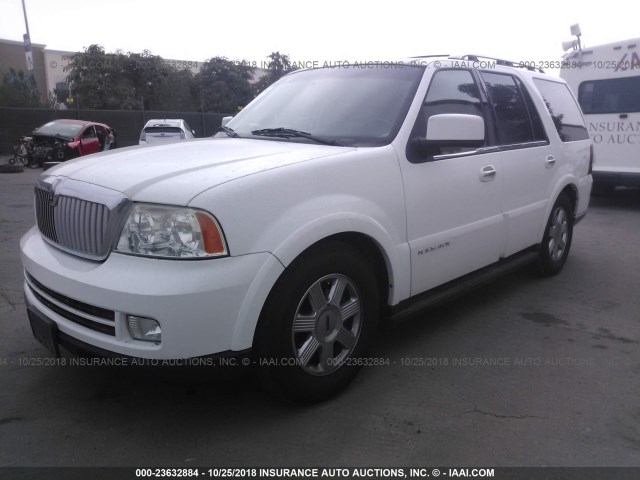 5LMFU27505LJ13232 - 2005 LINCOLN NAVIGATOR 白色 照片 2