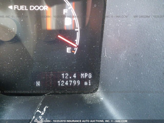 5LMFU27505LJ13232 - 2005 LINCOLN NAVIGATOR 白色 照片 7