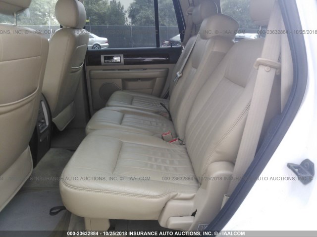 5LMFU27505LJ13232 - 2005 LINCOLN NAVIGATOR 白色 照片 8
