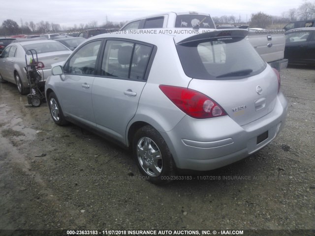 3N1BC13E08L394422 - 2008 NISSAN VERSA S/SL SILVER photo 3