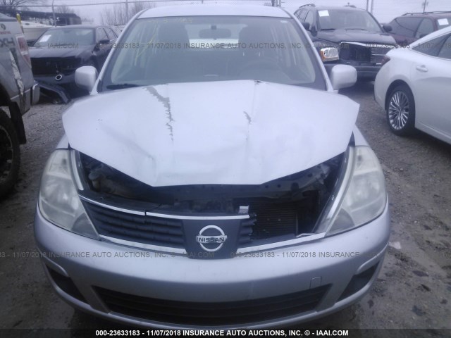 3N1BC13E08L394422 - 2008 NISSAN VERSA S/SL SILVER photo 6