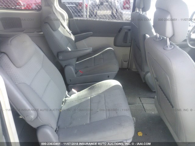 2A4RR5D14AR329170 - 2010 CHRYSLER TOWN & COUNTRY TOURING GRAY photo 8