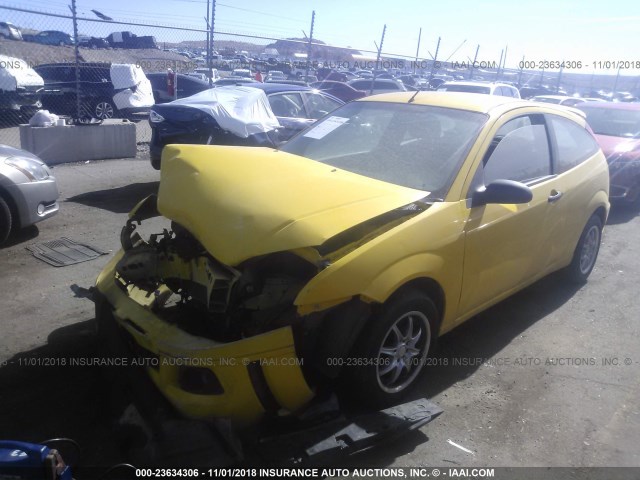 1FAFP31N66W165287 - 2006 FORD FOCUS ZX3 YELLOW photo 2