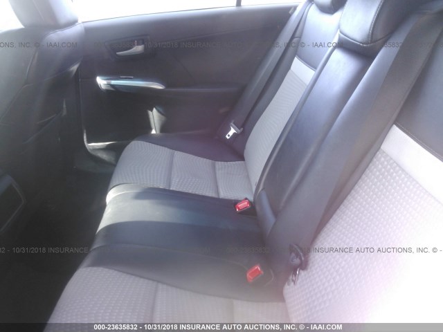 4T1BF1FK6EU319422 - 2014 TOYOTA CAMRY L/SE/LE/XLE Gümüş foto 8