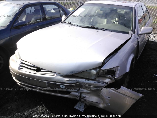 4T1BF22K2VU022899 - 1997 TOYOTA CAMRY CE/LE/XLE 金色 照片 6