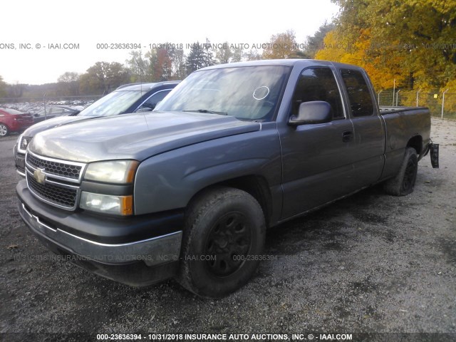 1GCEC19X56Z149365 - 2006 CHEVROLET SILVERADO C1500 GRAY photo 2