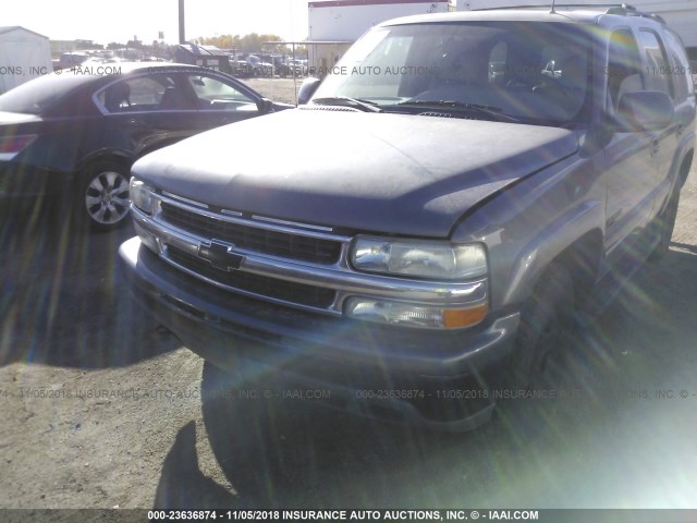 1GNEK13Z42J263046 - 2002 CHEVROLET TAHOE K1500 GRAY photo 6