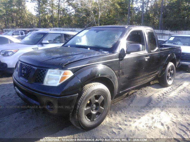 1N6AD06U06C416072 - 2006 NISSAN FRONTIER KING CAB LE/SE/OFF ROAD BLACK photo 2