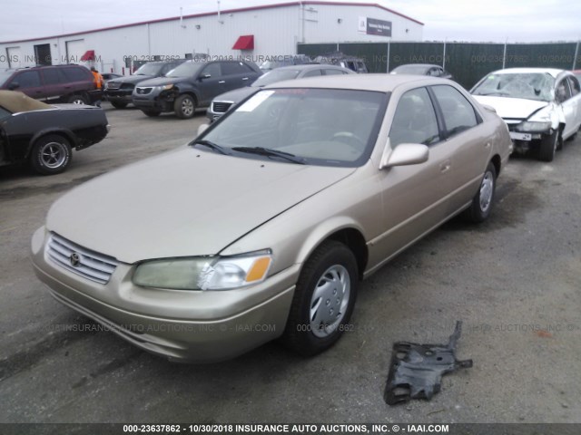 4T1BG22K1WU280426 - 1998 TOYOTA CAMRY CE/LE/XLE 米色 照片 2