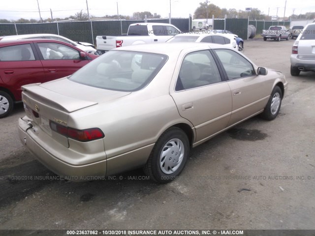 4T1BG22K1WU280426 - 1998 TOYOTA CAMRY CE/LE/XLE 米色 照片 4