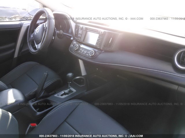 2T3WFREV0JW487117 - 2018 TOYOTA RAV4 ADVENTURE/XLE 白色 照片 5