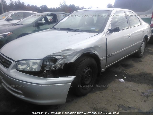 4T1BG22KXYU007861 - 2000 TOYOTA CAMRY CE/LE/XLE ნაცრისფერი ფოტო 6