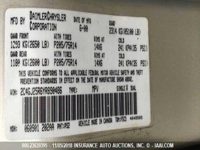 2C4GJ25R6YR890486 - 2000 CHRYSLER VOYAGER SILVER photo 9