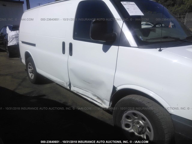 1GCUGADX1A1169904 - 2010 CHEVROLET EXPRESS G1500  WHITE photo 6