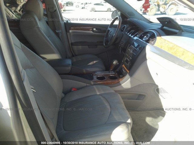 5GAER23738J185541 - 2008 BUICK ENCLAVE CXL Argent photo 5