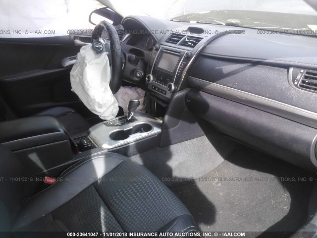 4T1BF1FK5DU224400 - 2013 TOYOTA CAMRY L/SE/LE/XLE Qara foto 5