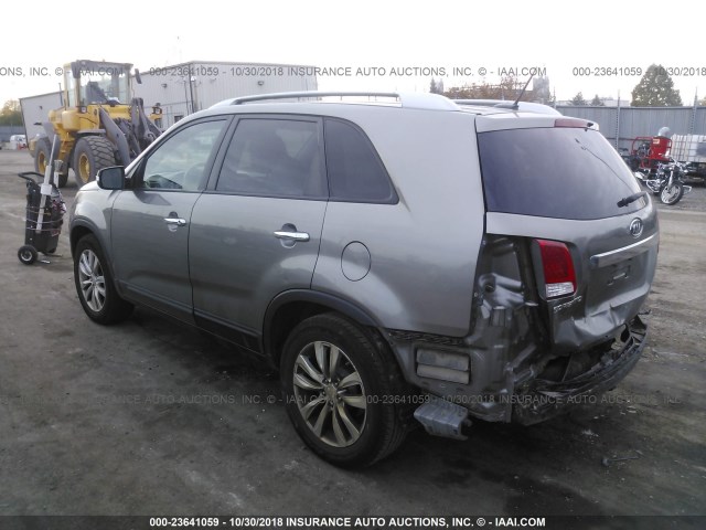 5XYKT4A21BG049499 - 2011 KIA SORENTO LX GRAY photo 3