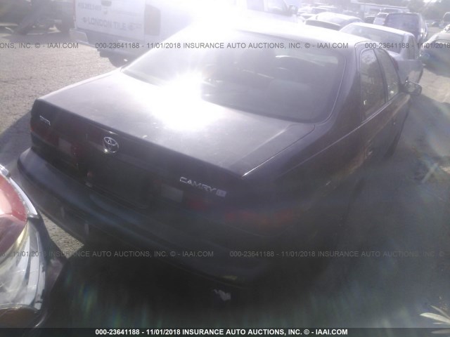 JT2BG22KXV0023803 - 1997 TOYOTA CAMRY LE/XLE 黑色 照片 4