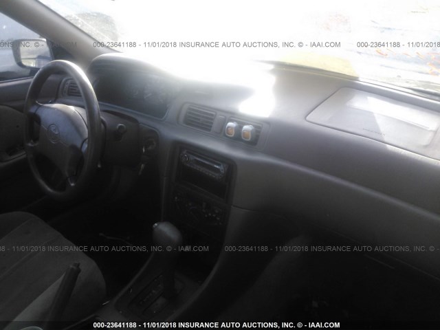JT2BG22KXV0023803 - 1997 TOYOTA CAMRY LE/XLE 黑色 照片 5