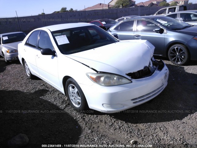 4T1BF32K32U007555 - 2002 TOYOTA CAMRY LE/XLE/SE WHITE photo 1