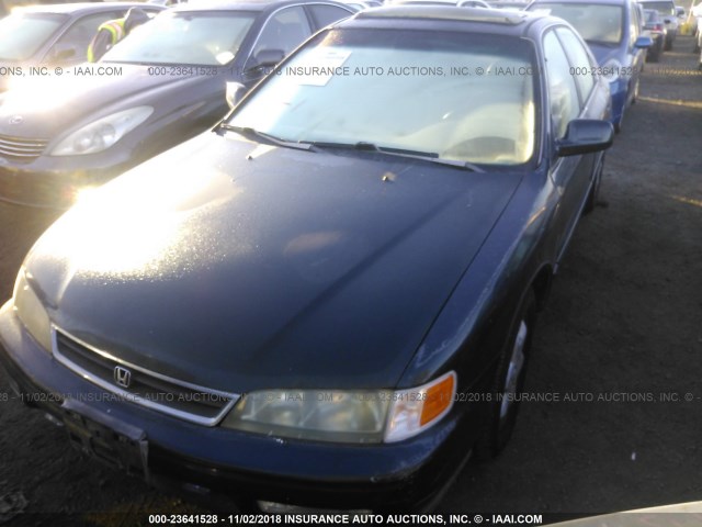 1HGCE6665SA034768 - 1995 HONDA ACCORD EX GREEN photo 2