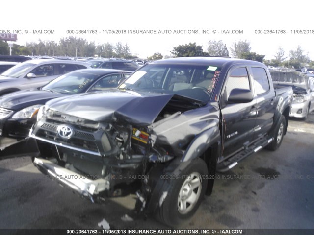 5TFJX4GN2DX022958 - 2013 TOYOTA TACOMA DOUBLE CAB 灰色 照片 2
