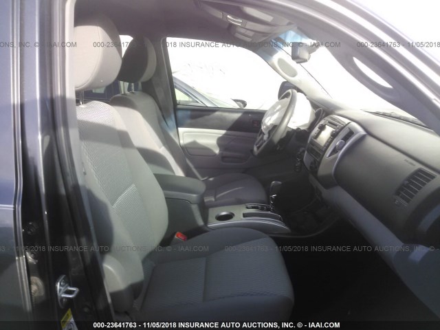 5TFJX4GN2DX022958 - 2013 TOYOTA TACOMA DOUBLE CAB 灰色 照片 5