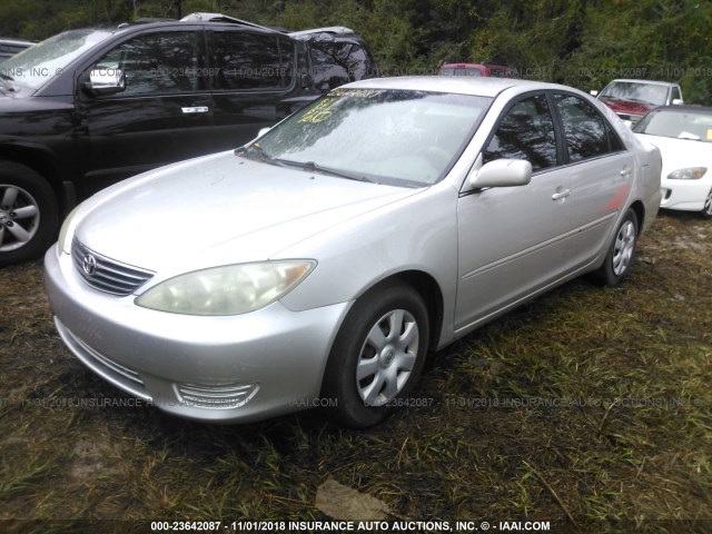4T1BE32K36U742612 - 2006 TOYOTA CAMRY LE/XLE/SE SILVER photo 2