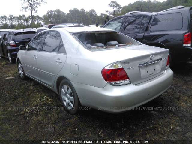 4T1BE32K36U742612 - 2006 TOYOTA CAMRY LE/XLE/SE SILVER photo 3