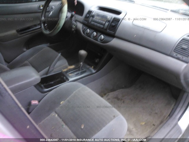 4T1BE32K36U742612 - 2006 TOYOTA CAMRY LE/XLE/SE SILVER photo 5