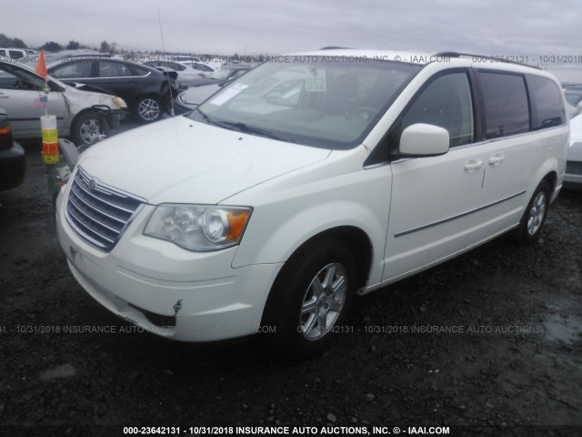 2A4RR5D16AR373798 - 2010 CHRYSLER TOWN & COUNTRY TOURING WHITE photo 2