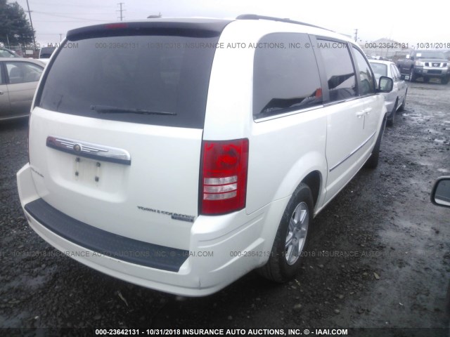 2A4RR5D16AR373798 - 2010 CHRYSLER TOWN & COUNTRY TOURING WHITE photo 4