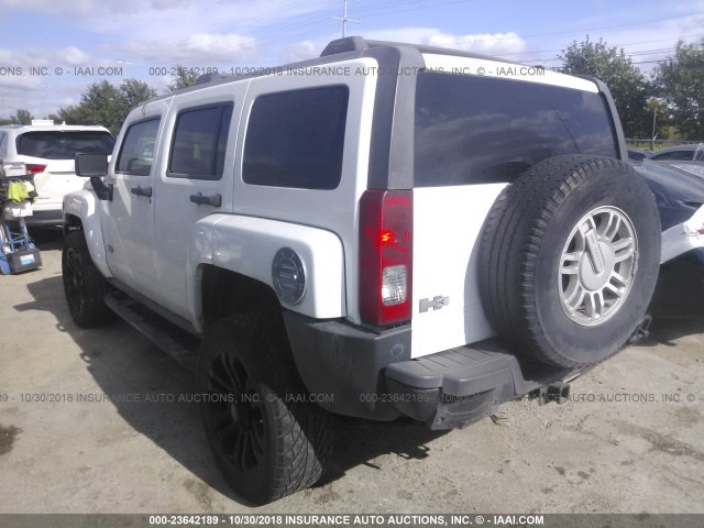 5GTEN13E288155806 - 2008 HUMMER H3 WHITE photo 3