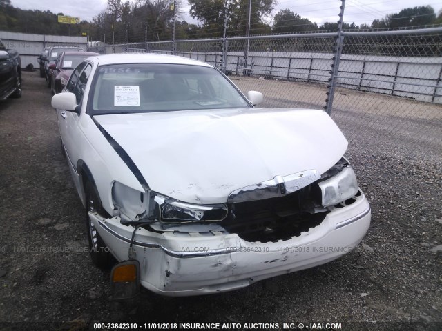 1LNHM83W5YY934072 - 2000 LINCOLN TOWN CAR CARTIER WHITE photo 6