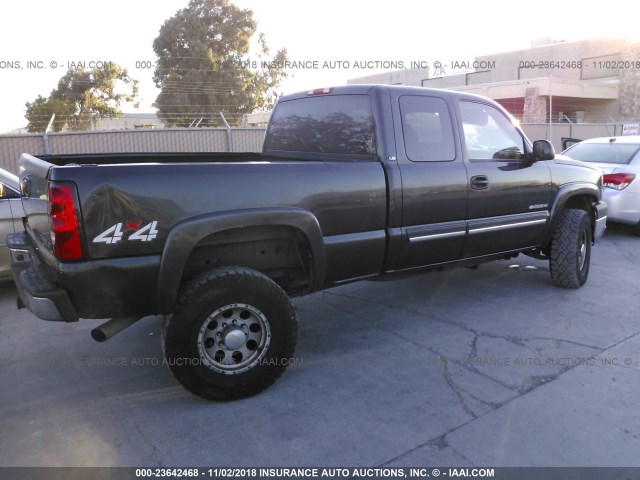 1GCHK29U85E179199 - 2005 CHEVROLET SILVERADO K2500 HEAVY DUTY GRAY photo 4