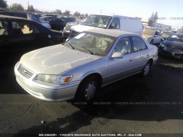 4T1BG22K6YU639420 - 2000 TOYOTA CAMRY CE/LE/XLE 银色 照片 2