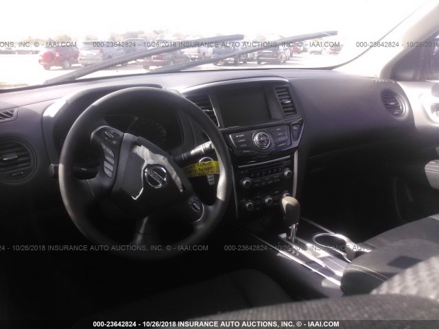 5N1DR2MN5HC671985 - 2017 NISSAN PATHFINDER S/SV/SL/PLATINUM GRAY photo 5