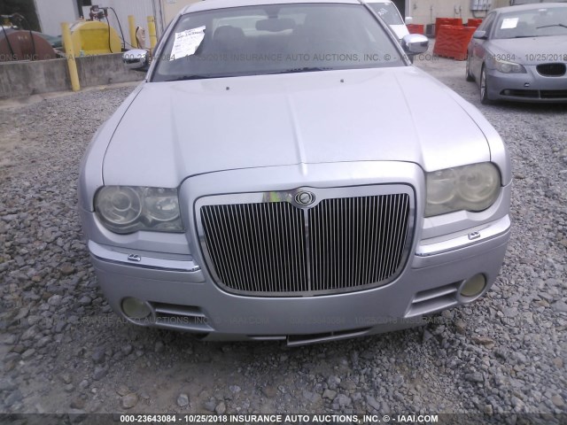 2C3AA63H55H503133 - 2005 CHRYSLER 300C SILVER photo 6