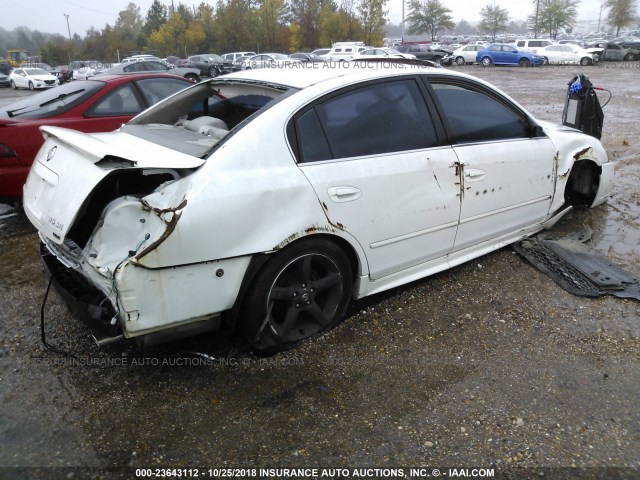 1N4BL11D15N904866 - 2005 NISSAN ALTIMA SE/SL/SE-R WHITE photo 4