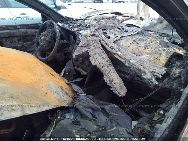 4T4BF3EKXBR183486 - 2011 TOYOTA CAMRY SE/LE/XLE ვერცხლისფერი ფოტო 5