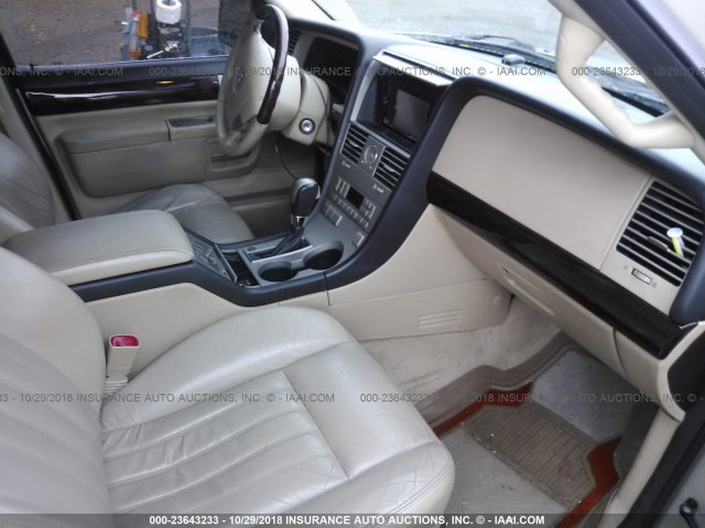 5LMEU88H15ZJ32084 - 2005 LINCOLN AVIATOR 棕色 照片 5