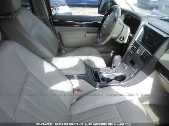 5LMEU88H14ZJ21326 - 2004 LINCOLN AVIATOR 白色 照片 5