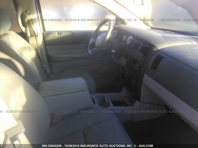 1D8HB38PX7F572654 - 2007 DODGE DURANGO SXT SILVER photo 5