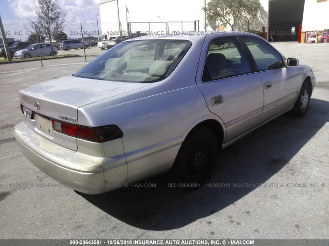 4T1BG22K5VU754683 - 1997 TOYOTA CAMRY CE/LE/XLE 米色 照片 4