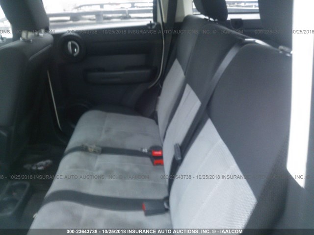 1D8GU28KX7W601509 - 2007 DODGE NITRO WHITE photo 8