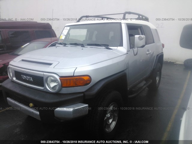 JTEBU11F48K030667 - 2008 TOYOTA FJ CRUISER SILVER photo 2