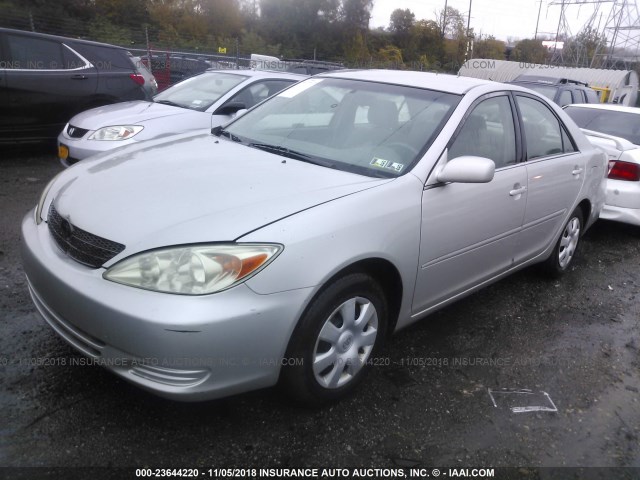 4T1BE32K63U121666 - 2003 TOYOTA CAMRY LE/XLE/SE Gümüş foto 2