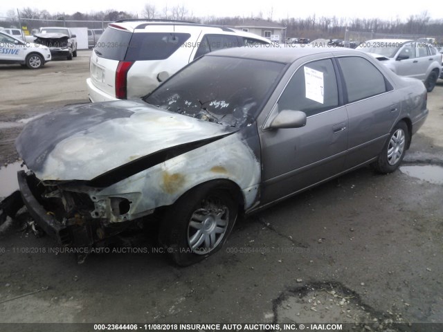 4T1BG22K71U039933 - 2001 TOYOTA CAMRY CE/LE/XLE ნაცრისფერი ფოტო 2